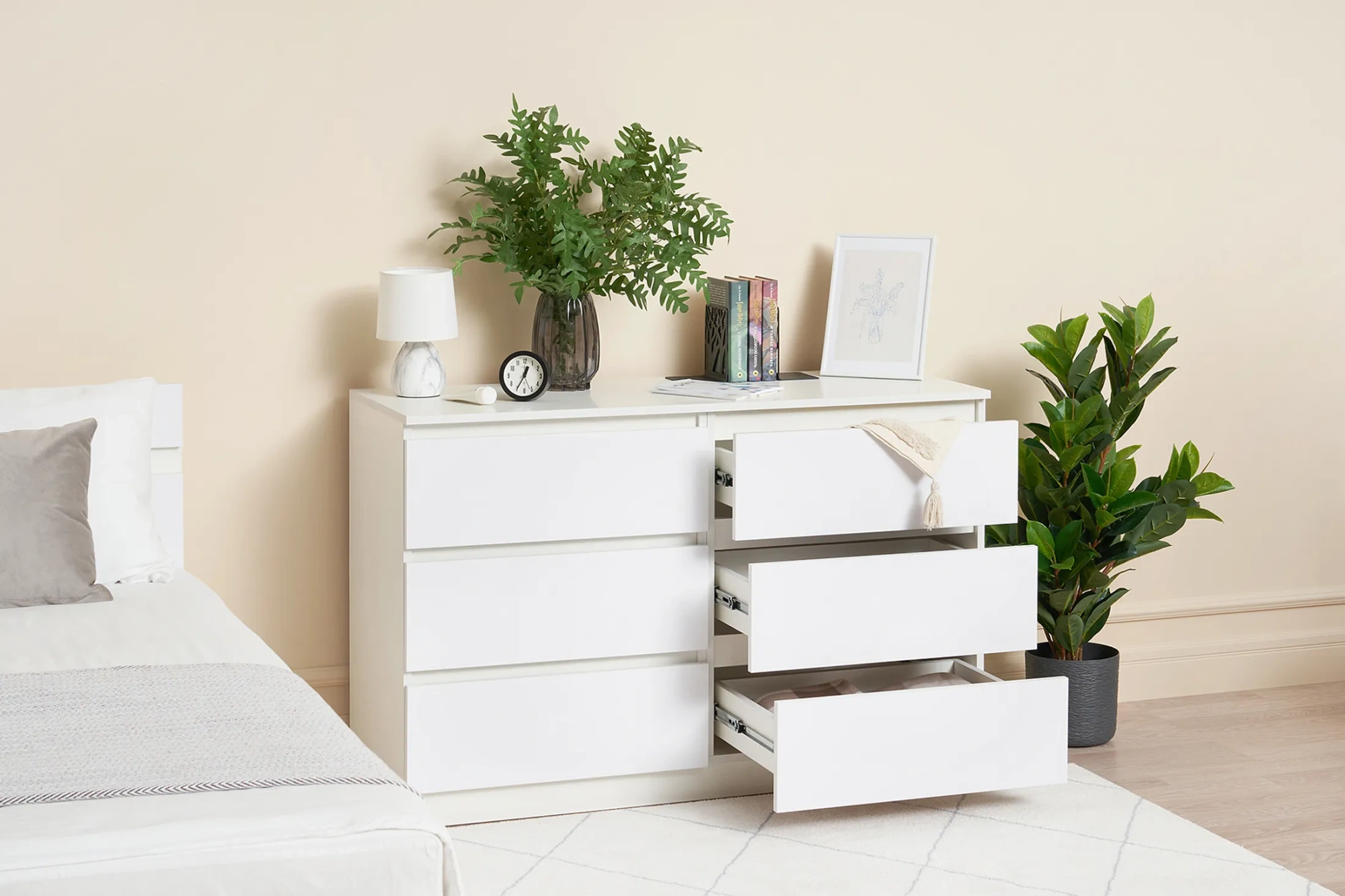 Комод «Челси» 1202 (6 ящиков) Белый глянец/белый (ШхВхГ) 1202х768х450 мм